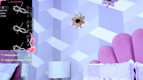 Snapshot of kyliemonnet chatting on 02-06-25, 12:43 Kylie jl online show from 02-06-25, 12:43