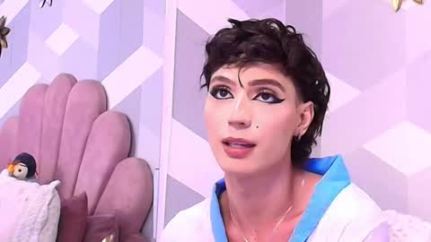 Snapshot of kyliemonnet chatting on 10-09-25, 05:33 Kylie jl online show from 10-09-25, 05:33