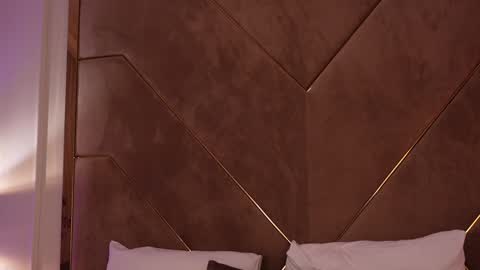 Snapshot of kylievee chatting on 01-26-25, 05:34 Kylie online show from 01-26-25, 05:34