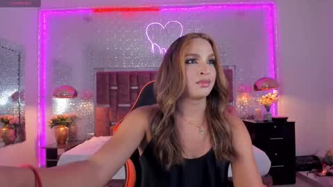 Snapshot of kylievictoria_ chatting on 11-02-25, 02:47 Kylie online show from 11-02-25, 02:47