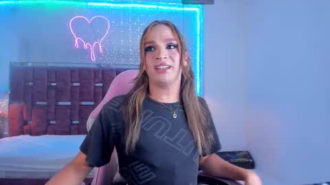 Snapshot of kylievictoria_ chatting on 11-04-25, 05:28 Kylie online show from 11-04-25, 05:28