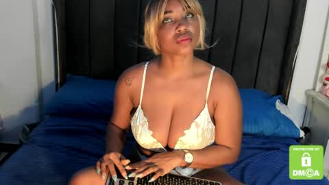 kylie white boobs online show from 04-09-26, 10:59