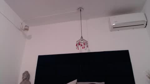 Kylie online show from 03-10-25, 10:59