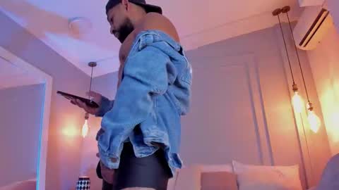 Kylliam Levis online show from 02-11-26, 08:47