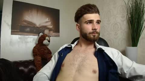 KyloEast online show from 06-09-26, 04:24