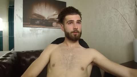 KyloEast online show from 06-17-26, 04:37