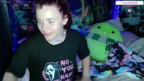Snapshot of kyloereign chatting on 10-30-25, 05:46 Kyloe Reign online show from 10-30-25, 05:46