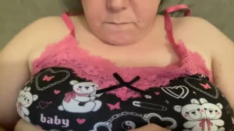 Snapshot of kylorencat chatting on 12-30-24, 10:23 KYLO online show from 12-30-24, 10:23