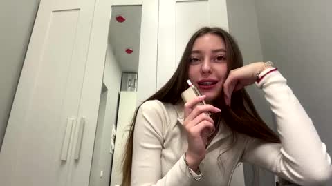 Snapshot of kymberlyrosenlof chatting on 03-02-26, 02:03 Selena online show from 03-02-26, 02:03