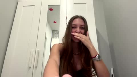 Snapshot of kymberlyrosenlof chatting on 03-12-26, 07:14 Selena online show from 03-12-26, 07:14