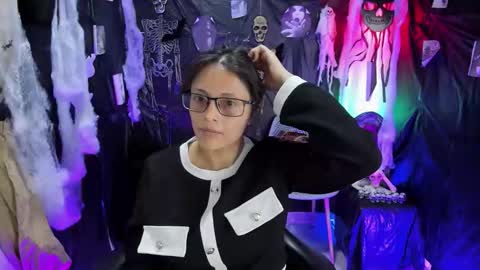 Kyomi online show from 10-21-25, 01:56