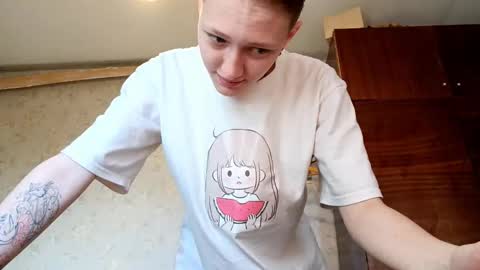 Snapshot of kyongsevenbergen chatting on 10-12-25, 06:34 Eva online show from 10-12-25, 06:34