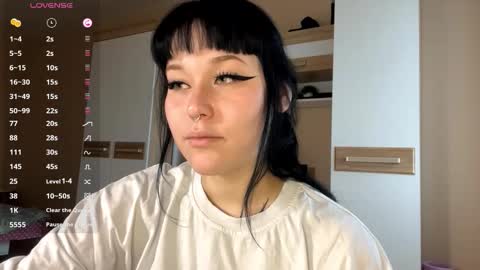 Snapshot of kyongsevenbergen chatting on 11-03-25, 10:16 Eva online show from 11-03-25, 10:16