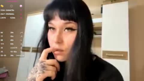 Snapshot of kyongsevenbergen chatting on 11-15-25, 10:34 Eva online show from 11-15-25, 10:34