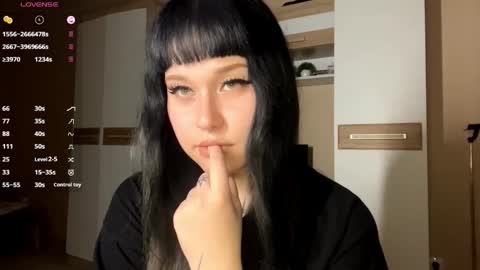 Snapshot of kyongsevenbergen chatting on 11-29-25, 05:27 Eva online show from 11-29-25, 05:27