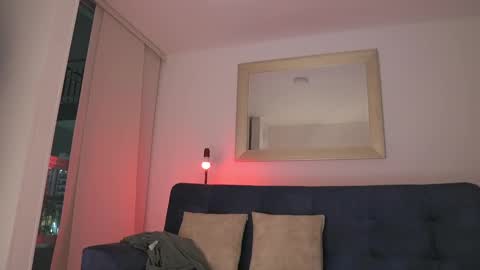 schedule 300 pm - 1100pm colombia time online show from 03-01-25, 02:48