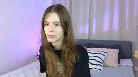 Snapshot of l1l2th chatting on 07-18-26, 02:43 l1l2th online show from 07-18-26, 02:43