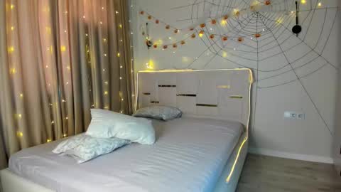 Ameli online show from 10-31-25, 05:52