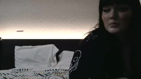 Lily online show from 05-18-26, 04:40