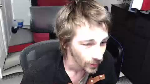 Snapshot of l1v1nth3dr3am chatting on 12-20-25, 10:00 l1v1nth3dr3am online show from 12-20-25, 10:00