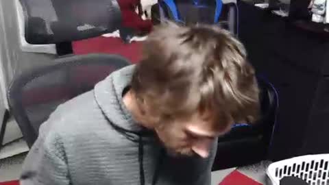 Snapshot of l1v1nth3dr3am chatting on 12-21-25, 10:44 l1v1nth3dr3am online show from 12-21-25, 10:44