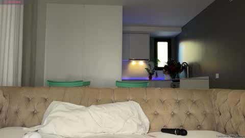 Julie online show from 10-27-25, 07:34