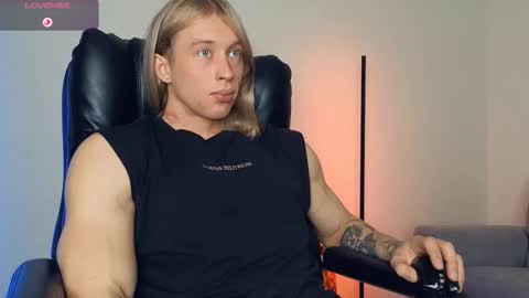 Snapshot of l_adonis_l chatting on 11-04-25, 06:12 Adonis online show from 11-04-25, 06:12