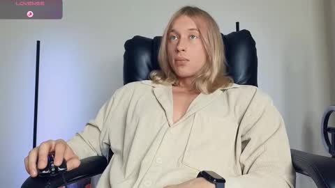 Snapshot of l_adonis_l chatting on 11-10-25, 10:36 Adonis online show from 11-10-25, 10:36