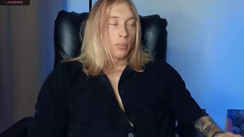 Snapshot of l_adonis_l chatting on 12-16-25, 06:07 Adonis online show from 12-16-25, 06:07