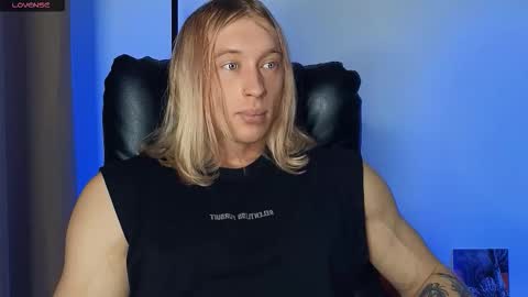 Snapshot of l_adonis_l chatting on 12-18-25, 06:41 Adonis online show from 12-18-25, 06:41