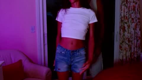 Snapshot of l_and_elle chatting on 09-11-25, 11:49 Giselle online show from 09-11-25, 11:49