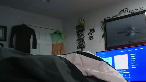 Snapshot of la_n_jay chatting on 12-16-25, 05:45 LA N JAY online show from 12-16-25, 05:45