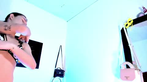 Snapshot of la_ratona_1 chatting on 05-23-26, 10:52 AriSaray online show from 05-23-26, 10:52