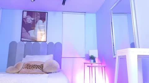 Snapshot of laady_brownn chatting on 02-18-25, 11:33 Cris online show from 02-18-25, 11:33