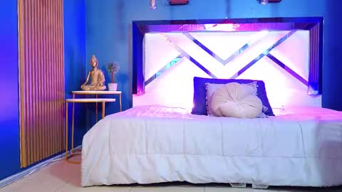 Snapshot of laady_brownn chatting on 12-17-25, 11:49 Cris online show from 12-17-25, 11:49