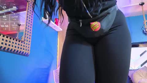 Snapshot of laady_brownn chatting on 12-18-25, 11:16 Cris online show from 12-18-25, 11:16