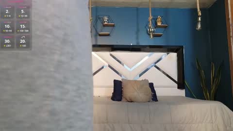 Snapshot of laady_brownn chatting on 12-19-25, 11:28 Cris online show from 12-19-25, 11:28