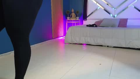 Cris  online show from 04-27-26, 11:19