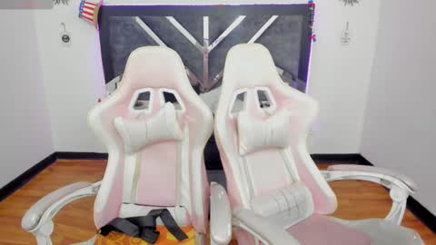  L A R A   online show from 03-06-25, 12:10