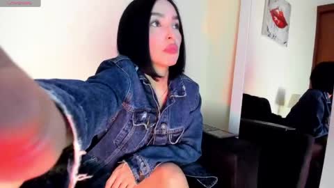 lace_victoria online show from 04-25-26, 12:35