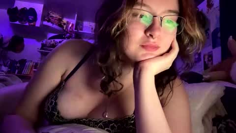 Snapshot of lacedinsin chatting on 09-09-25, 04:56 lacedinsin online show from 09-09-25, 04:56