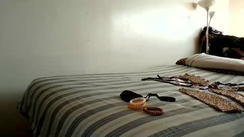 Snapshot of lachickadelbronx chatting on 03-23-26, 02:21 lachickadelbronx online show from 03-23-26, 02:21