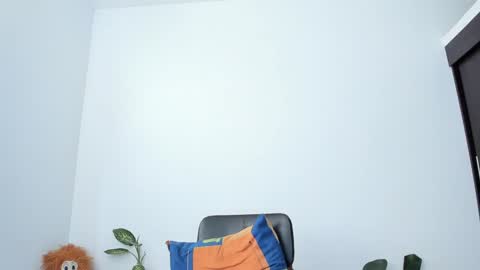 Snapshot of ladenandjuan chatting on 02-06-25, 03:31 Laden And Juan online show from 02-06-25, 03:31