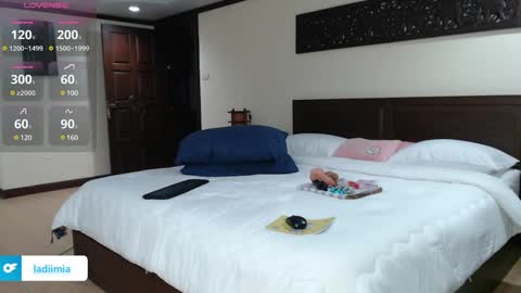 Mia online show from 12-04-24, 10:30