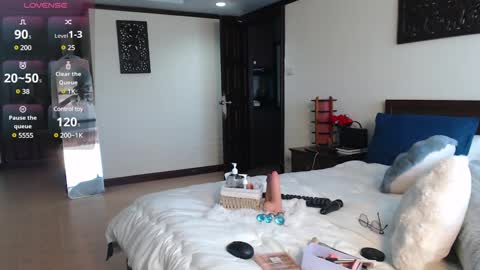 Mia online show from 03-05-25, 06:23