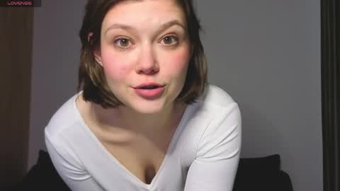 Snapshot of lady_birdd chatting on 04-13-26, 04:23 lady_birdd online show from 04-13-26, 04:23