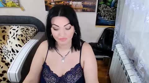 lady_boom_ online show from 12-04-25, 05:21