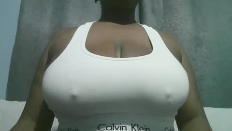 lady_dearra online show from 10-22-25, 03:18