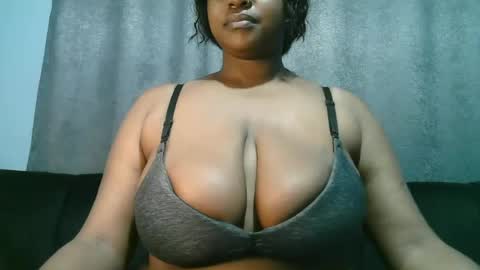 lady_dearra online show from 06-12-26, 02:43