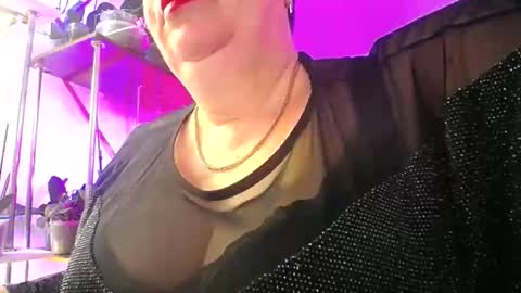 Snapshot of lady_gloria chatting on 01-14-26, 06:41 Lady Gloria online show from 01-14-26, 06:41